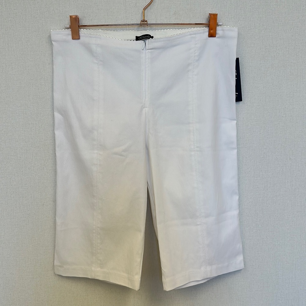 Klaveli White Bermuda Stretch to Fit Shorts • Sz 18 • NWT! - Picture 1 of 12